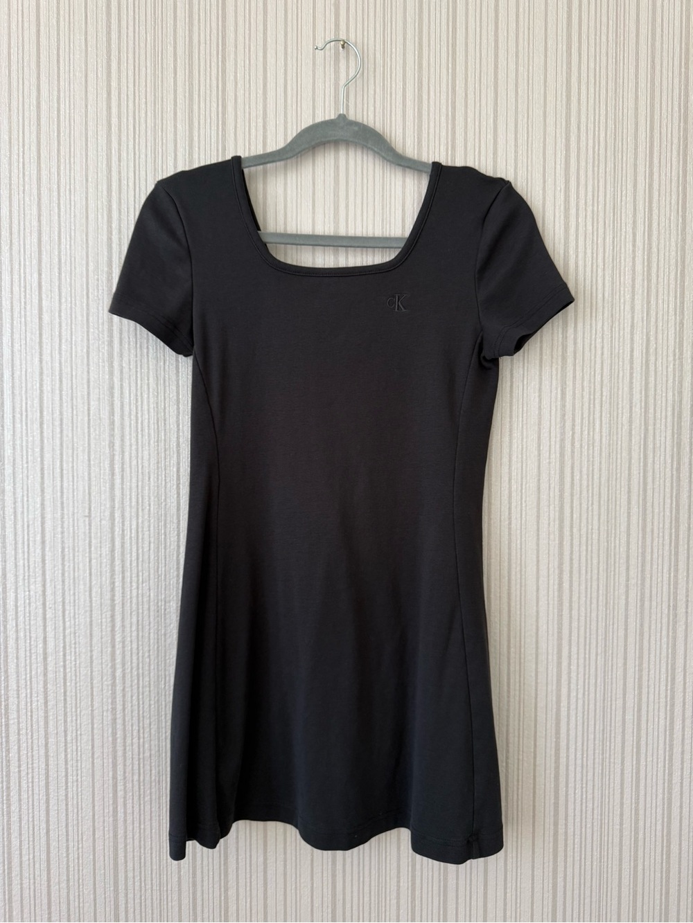 Calvin Klein Jeans Black Scoopneck Short Sleeve Tee